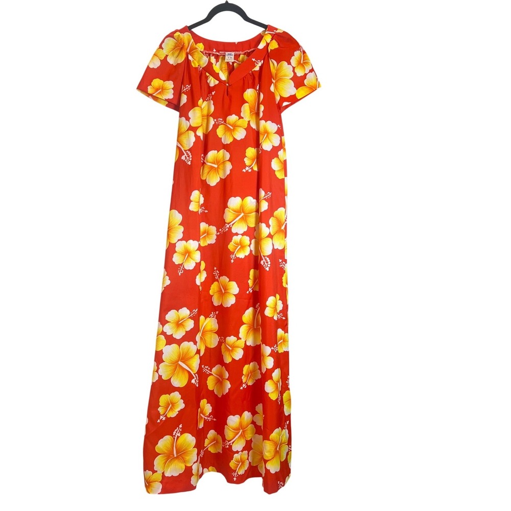 Hilo Hattie Vintage Red Hibiscus Floral Muumuu Maxi Dress Womens Medium 684 USA